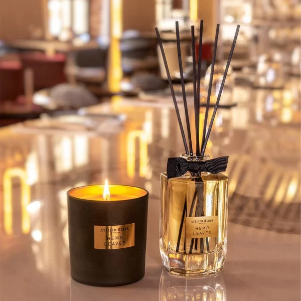 atelier-rebul-hemp-leaves-geurkaars-210g-384766.jpg
