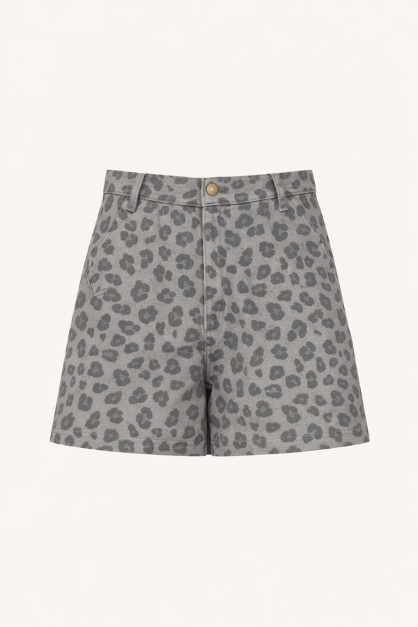 June grey cheetah short met animal print en comfortabele pasvorm voor een trendy en speelse uitstraling