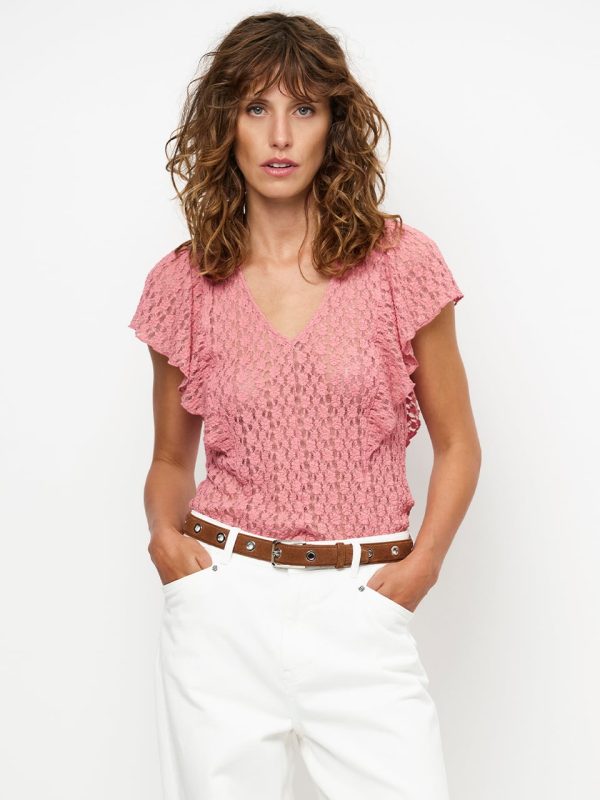 Dante6 Viev lace volant top in coral blush met fijn kant en speelse volant details voor een elegante, vrouwelijke uitstraling.
