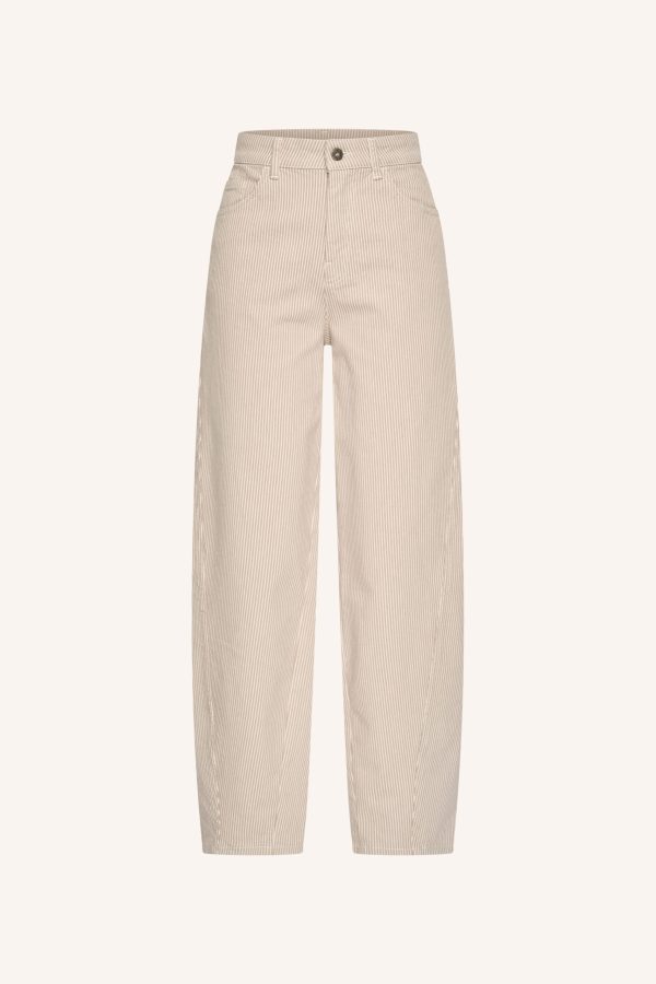 Gestreepte Begum stripe pants van BY-BAR met rechte pasvorm en comfortabele tailleband, casual-chique dames broek in lichte tinten.