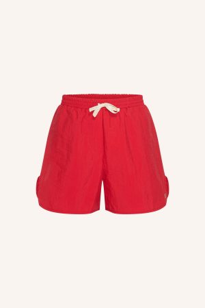Lio short van BY-BAR met een relaxed fit en elastische tailleband, gedragen als zomerse dames short met een casual en stijlvolle uitstraling.