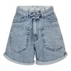 Bleached Denim Flip Waist Shorts van Haute L'Amitié met omgeslagen tailleband en moderne fit, stijlvolle dames short met edgy uitstraling.
