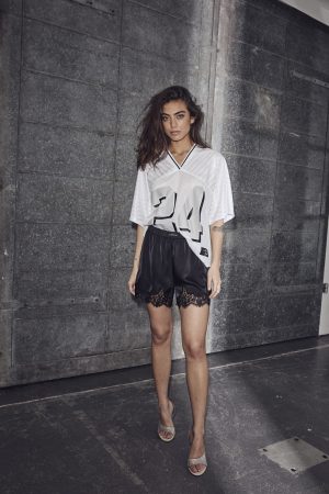 Zwarte Vivian lingerie short van Haute L'Amitié met delicate details en vrouwelijke pasvorm, stijlvolle en edgy dames short.