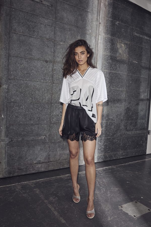 Zwarte Vivian lingerie short van Haute L'Amitié met delicate details en vrouwelijke pasvorm, stijlvolle en edgy dames short.