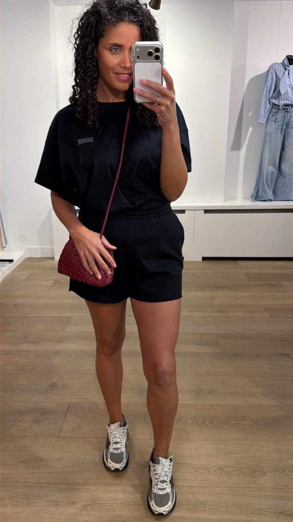 American Vintage Gixy short in zwart met comfortabele pasvorm en minimalistisch design voor een casual en stijlvolle look