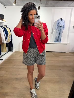 June grey cheetah short met animal print en comfortabele pasvorm voor een trendy en speelse uitstraling