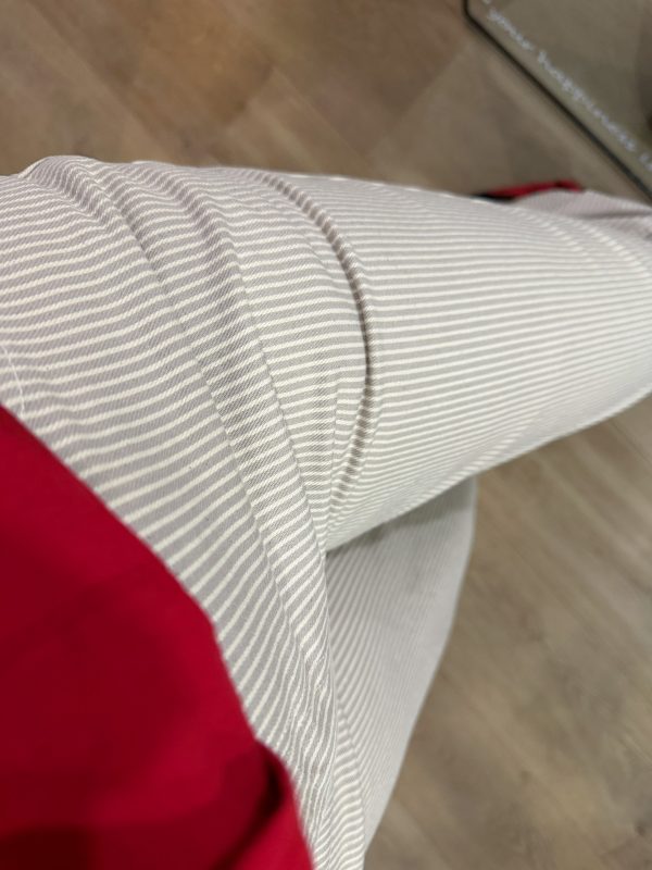 Gestreepte Begum stripe pants van BY-BAR met rechte pasvorm en comfortabele tailleband, casual-chique dames broek in lichte tinten.