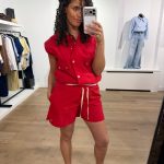 Lio short van BY-BAR met een relaxed fit en elastische tailleband, gedragen als zomerse dames short met een casual en stijlvolle uitstraling.