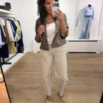 Gestreepte Begum stripe pants van BY-BAR met rechte pasvorm en comfortabele tailleband, casual-chique dames broek in lichte tinten.