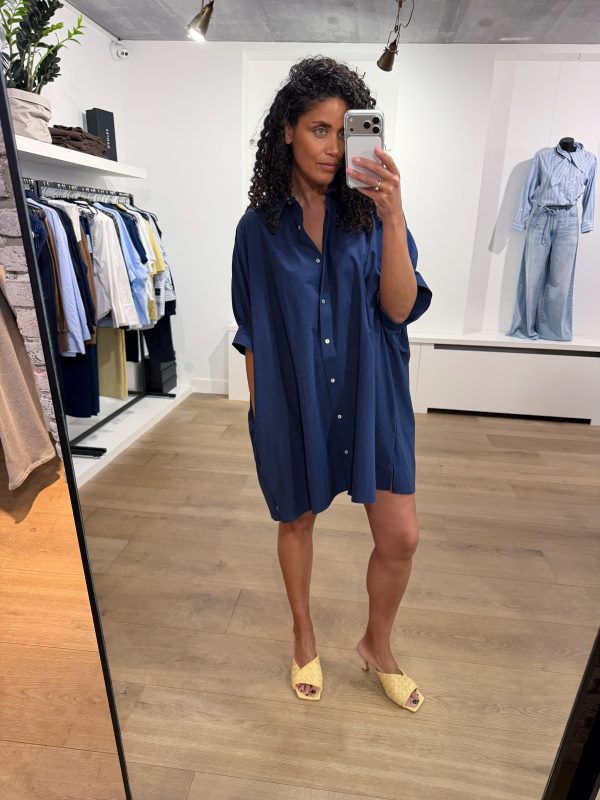 Shirtdress Anabel met knoopsluiting, klassieke kraag en flatterende pasvorm voor een stijlvolle en veelzijdige uitstraling