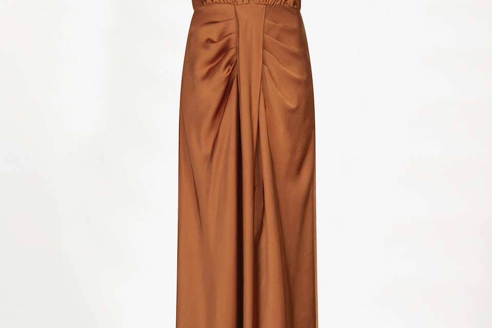 Dante6 Marcia satin maxi dress met glanzende satijnen stof en elegante lange pasvorm, stijlvolle dames jurk voor feestelijke gelegenheden.