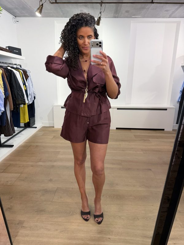 Dante6 Quentyn relaxed fit shorts met losse pasvorm en luchtige stof, stijlvolle dames short voor een casual zomerse look.