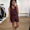 Dante6 Corin relaxed fit tanktop met minimalistisch design en comfortabele pasvorm, stijlvolle dames top voor een casual look.