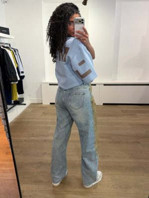 Lichtblauwe Maxi split logo sweat van Haute L'Amitié met oversized pasvorm en logo detail, casual dames sweater met moderne uitstraling