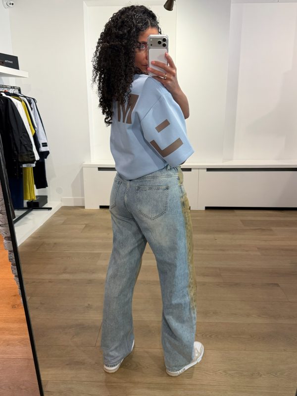 Lichtblauwe Maxi split logo sweat van Haute L'Amitié met oversized pasvorm en logo detail, casual dames sweater met moderne uitstraling