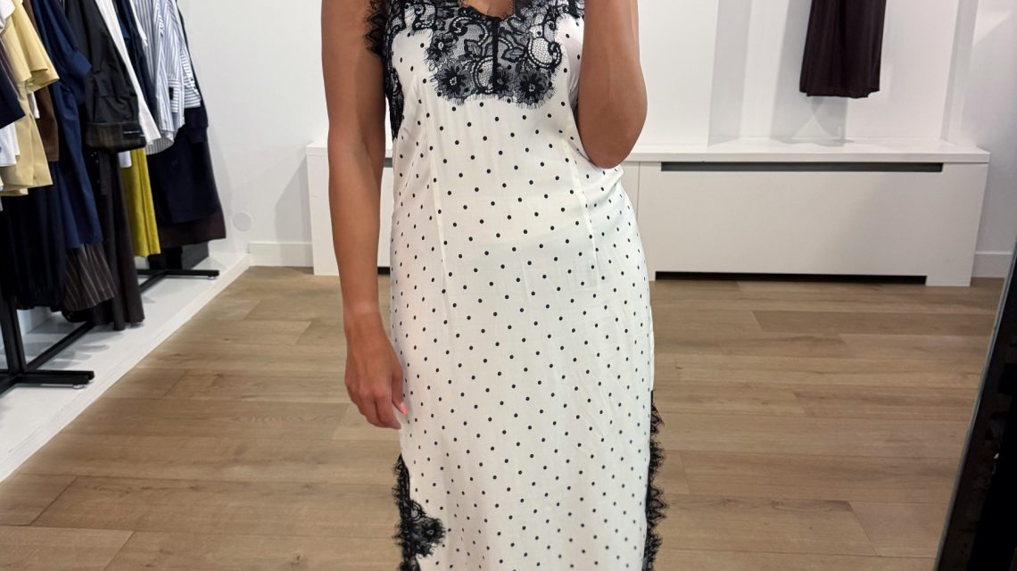 Co'Couture Ameli Dot Lace Dress met kanten details en subtiele dot structuur voor een elegante en vrouwelijke uitstraling