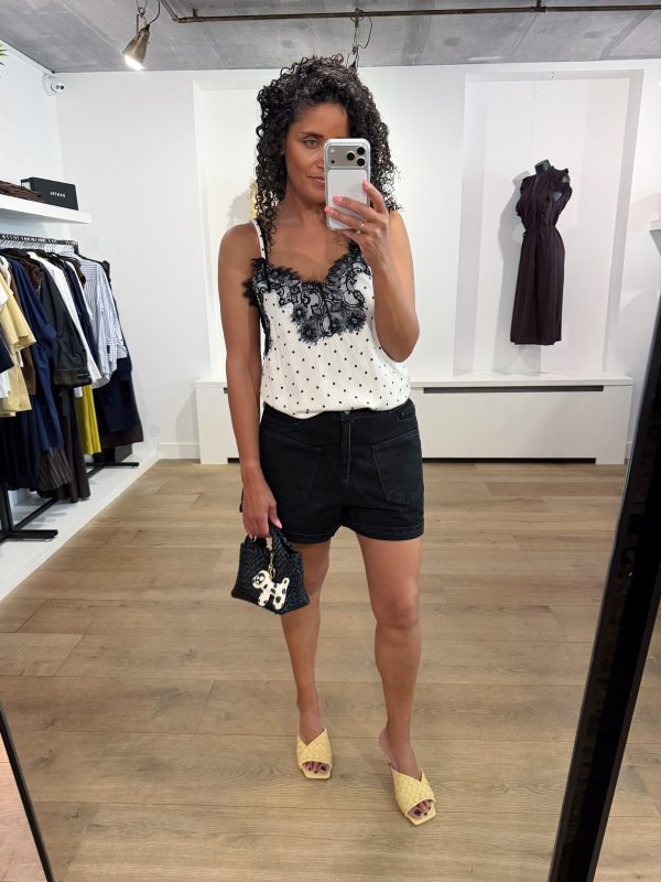Co'Couture Ameli Dot Lace Singlet met kanten details en subtiele dot structuur voor een elegante en vrouwelijke uitstraling