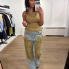 Love Stories Bella Tank Top met aansluitende pasvorm en zachte stof, stijlvolle dames tanktop voor een casual en veelzijdige look.