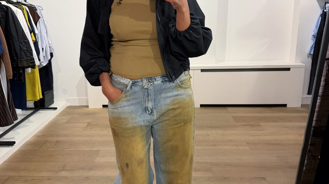Haute L'Amitié Barrel Vintage Wash Flip Tall Jeans met barrel fit, hoge taille en vintage denim wassing, stijlvolle dames jeans met moderne uitstraling.
