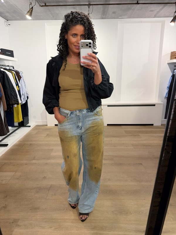 Haute L'Amitié Barrel Vintage Wash Flip Tall Jeans met barrel fit, hoge taille en vintage denim wassing, stijlvolle dames jeans met moderne uitstraling.