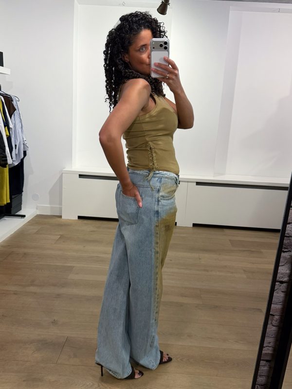 Haute L'Amitié Barrel Vintage Wash Flip Tall Jeans met barrel fit, hoge taille en vintage denim wassing, stijlvolle dames jeans met moderne uitstraling.