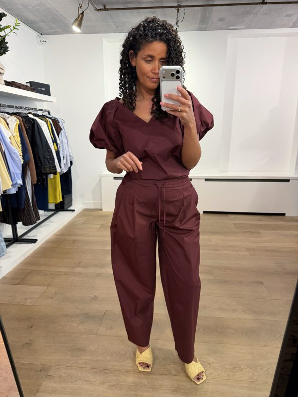 Dante6 Rosalie balloony top met volumineuze ballonpasvorm en elegante afwerking, stijlvolle dames top met moderne uitstraling.