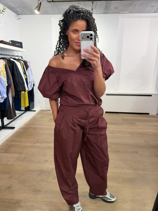 Dante6 Rosalie balloony top met volumineuze ballonpasvorm en elegante afwerking, stijlvolle dames top met moderne uitstraling.