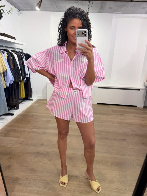 American Vintage Vextown short met relaxte pasvorm en luchtige stof, comfortabele dames short voor een casual zomerse look.