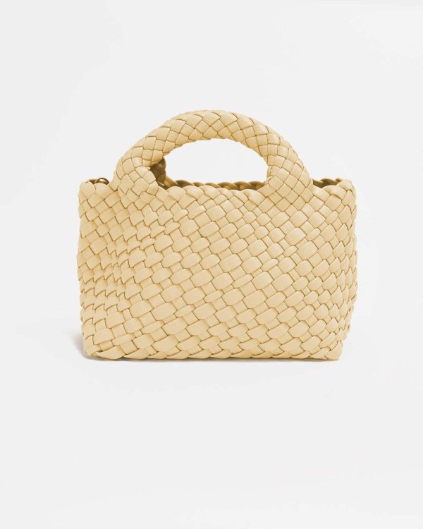 Bow19-Mia-Mini-Bag-Butter-Yellow-2081-03 Bow19 Mia Mini Bag in Butter Yellow met gevlochten design en afneembare kettingriem, stijlvolle compacte damestas voor een zomerse look.