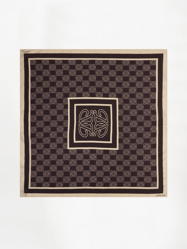 Dante6 Monogram Printed Scarf 263900-7476 in Dark Plum, auberginekleurige dames sjaal met all-over D6 monogramprint.