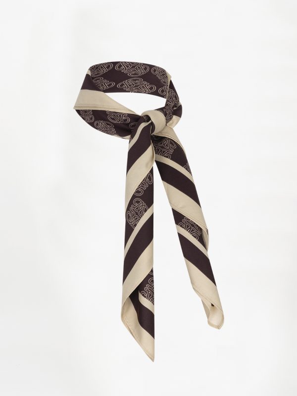 Dante6 Monogram Printed Scarf 263900-7476 in Dark Plum, auberginekleurige dames sjaal met all-over D6 monogramprint.