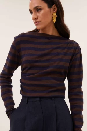 by-bar Leya Big Stripe Top in Coffee Bean, gestreepte dames top met brede strepen in warme bruintinten.