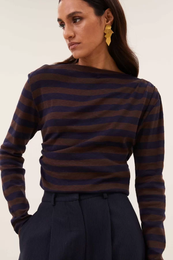 by-bar Leya Big Stripe Top in Coffee Bean, gestreepte dames top met brede strepen in warme bruintinten.