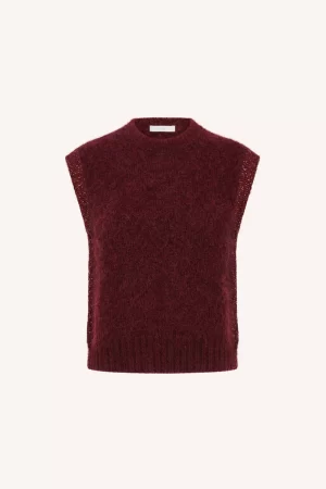 by-bar Noby Spencer 26415103 in Wine, bordeaux dames spencer met zachte fluffy knit, ronde hals en relaxte pasvorm.