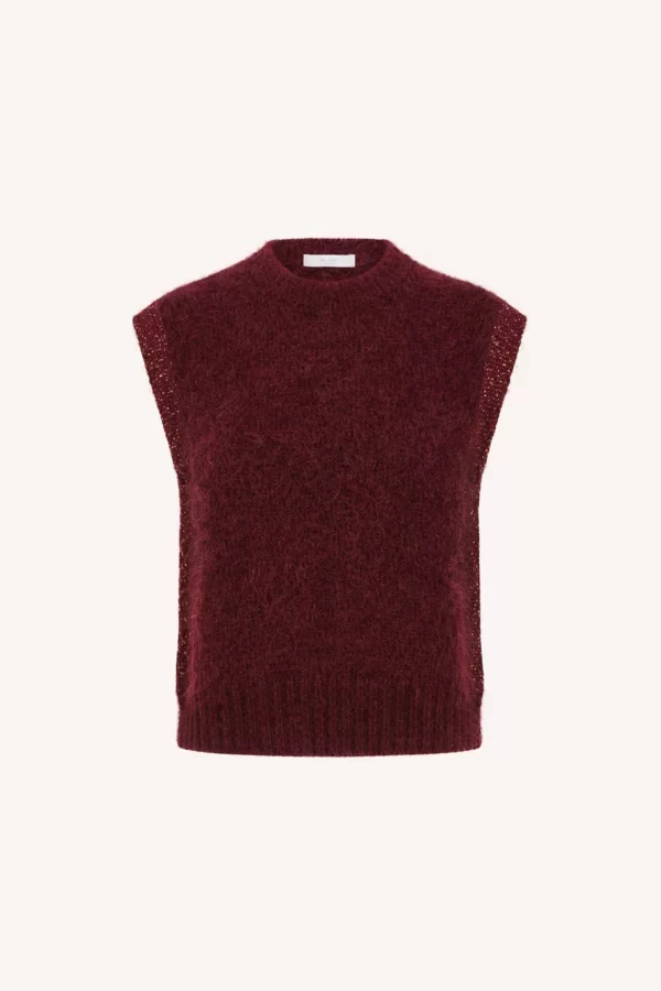by-bar Noby Spencer 26415103 in Wine, bordeaux dames spencer met zachte fluffy knit, ronde hals en relaxte pasvorm.