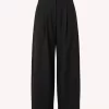 by-bar Jule Herringbone Pants in Black, zwarte high-waist damesbroek met loose fit en subtiele visgraatstructuur.