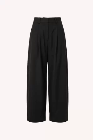 by-bar Jule Herringbone Pants in Black, zwarte high-waist damesbroek met loose fit en subtiele visgraatstructuur.