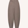 by-bar Edda Pants 26418030 in Biscuit Melee, damesbroek met moderne barrel fit en beige gemêleerde uitstraling.