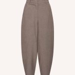by-bar Edda Pants 26418030 in Biscuit Melee, damesbroek met moderne barrel fit en beige gemêleerde uitstraling.