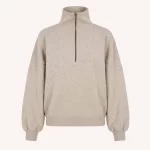 by-bar Roos Sparkle Sweater 26418902 in Gold, oversized goud-beige gemêleerde dames sweater met subtiele glitter en hoge ritskraag.