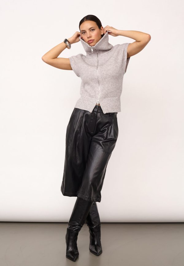 26PF-500028-65006-08-scaled Co’Couture RowCC Zip Knit Vest 500028 in Grey Melange, mouwloos grijs gebreid damesvest met hoge kraag en ritssluiting.