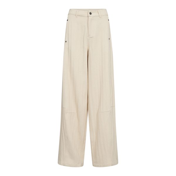 500117-CalinCC-Pant-10003-11 Co’Couture CalinCC Pant 500117 in Creme, high-waist dames pantalon met wijde pijpen, gebogen naaddetail en subtiele visgraatstructuur.