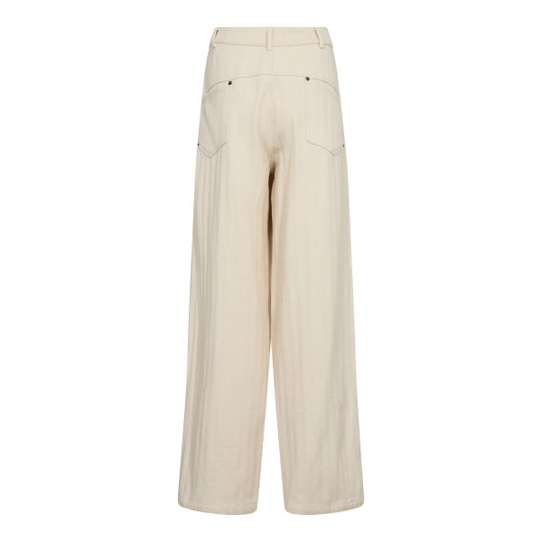 500117-CalinCC-Pant-10003-12 Co’Couture CalinCC Pant 500117 in Creme, high-waist dames pantalon met wijde pijpen, gebogen naaddetail en subtiele visgraatstructuur.