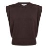 Co’Couture LueCC Wing Knit Vest 500377 in Dark Brown, donkerbruin mouwloos dames vest met cropped fit en opvallende wing schouders.