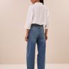 BY-BAR-Begum-Mid-Jeans-Denim-jeans-26218046 Y-BAR Begum Mid Jeans in denim met mid-rise taille, relaxte pasvorm en enkellengte, stijlvolle dames jeans voor iedere dag.