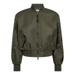Haute L'Amitié Sally Crop Bomber in Army green, cropped dames bomber van nylon met ritssluiting en ribdetails.