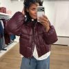 Haute L'Amitié Climb Crop Pocket Jacket HL10702 in Wine, cropped bordeaux damesjas met statement zakken en moderne pasvorm.