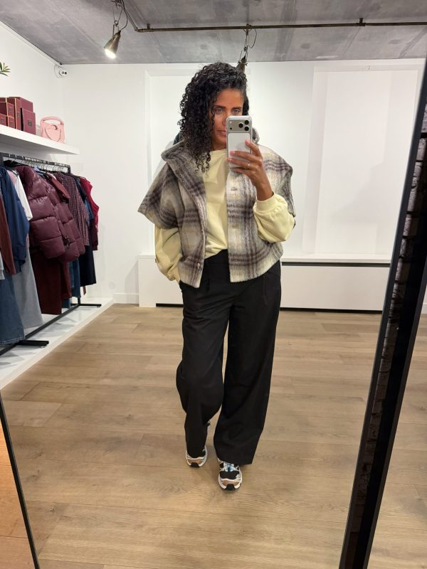 Dante6 Lunetta Check Cape Coat, geruite damesjas met cape silhouet en moderne oversized uitstraling.
