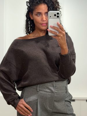 American Vintage Damsville DAM225H26 in donkerbruin gemêleerd, zachte oversized damestrui met boothals en fluffy knit.