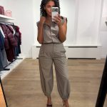 Co’Couture OpheliaCC Balloon Pant 500076 in Mink, katoenen damesbroek met volumineuze balloon fit en taps toelopende pijpen.